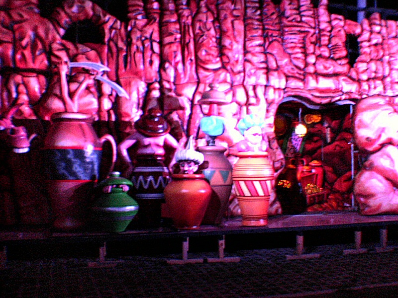 Photo - Illuminated centre section of the Ali Baba tableau with open cave door showing treasure - Ali Baba 2005 - Blackpool Illuminations Gallery - © Sarah Myerscough
