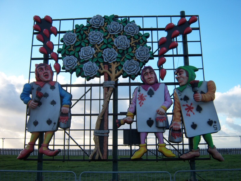 Photo - The Queen of Heart\'s playing cards - Alice in Wonderland 2006 - Blackpool Illuminations Gallery - © Sarah Myerscough
