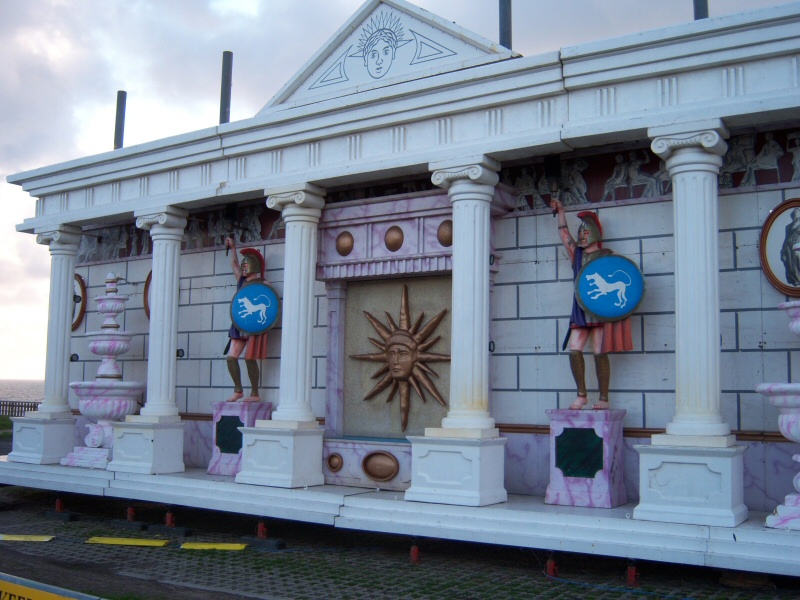 Photo - Fire and Water (Columns) - Fire and Water 2006 - Blackpool Illuminations Gallery - © Sarah Myerscough